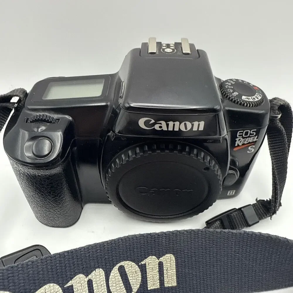 Canon EOS Rebel S II 35mm Film Camera w/Extra Lens Covers UNTESTED